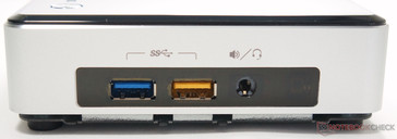 Vorderseite: 2 USB 3.0 Ports (einer davon "powered"), Headset Port, Infrarot-Empfänger