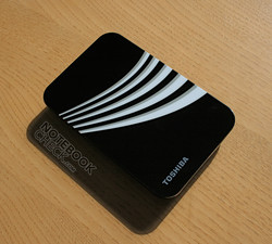 Die Oberfläche der Toshiba HDD blieb im Test kühl.