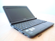 Weiteres Manko des Displays ist der sehr geringe Öffnungswinkel des NB 200. Weiter als auf dem Bild zu sehen ist, ist leider nicht drin.