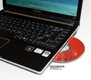 Das Slot-Loading Laufwerk trägt zur Stabilität des Gehäuses bei.