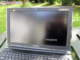 Außeneinsatz Gigabyte P25X v2