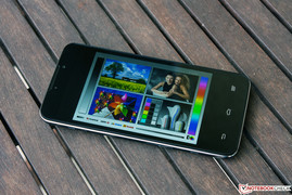 Das ZTE Grand Memo im Außeneinsatz.