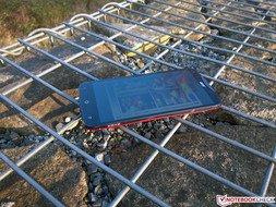 Das Acer Liquid S2 im Außeneinsatz.