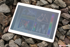 Bei leichter Bewölkung macht das Tab S 10.5 seine Sache gut.