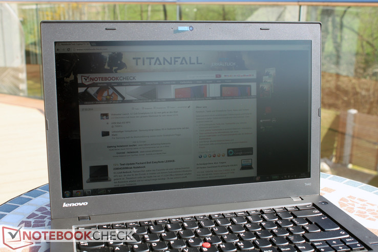 Das matte Display bleibt selbst bei direkter Sonneneinstrahlung ablesbar