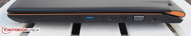 rechte Seite: USB 3.0, USB 3.1 Type-C, HDMI, Mini-DisplayPort, VGA, DC-in