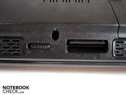 Wlan/Bluetooth-Schieberegler und 8-in-1-Kartenleser sitzen auf der Vorderseite
