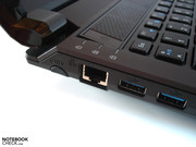 Die linke Seite verfügt über zwei moderne USB 3.0-Ports.