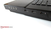 Die rechte Seite wartet mit vier Sound- und drei USB 2.0-Ports auf.