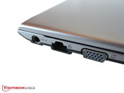 Man gelangt drahtlos oder per Kabel ins Internet.