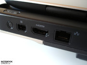 Per DisplayPort und HDMI lassen sich externe Monitore anschließen.