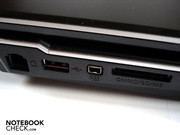 RJ-11 Modem, USB 2.0, Firewire und ein 7-in-1-Kartenleser runden die linke Seite ab
