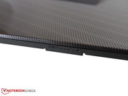 Der Kartenleser versteckt sich auf der Vorderseite.