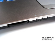 An der Vorderseite befindet sich ein Multi-in-1-Kartenleser.