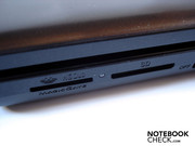 Auf der Vorderseite versteckt sich ein Kartenleser