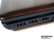 Drei USB 2.0-Ports im vorderen Bereich der rechten Außenseite dürften dagegen wohl jedem missfallen