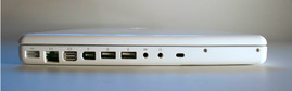 Linke Seite: Gigabit LAN, MiniDVI, Firewire 400, 2x USB 2.0, Audio Input (optisch / analog), Audio Ausgang (optisch / analog), Kensington Lock