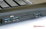Links zwei aktuelle USB-3.0-Ports.