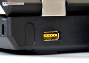 Ein USB-2.0-Port wird dauerhaft mit Strom versorgt.