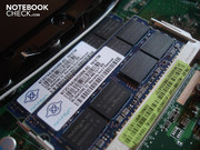 Die verbauten 2x 2 GByte DDR2-6400 RAM sorgen für genügend Reserven