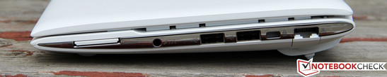 Rechte Seite: Kartenleser, Kopfhörer/Mikrofon, 2x USB 2.0, Kensington Lock, LAN