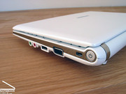 An Anschlüssen bietet auch das Samsung NC10 nur die Netbook Basisausstattung wie USB, VGA und Audio Ports.