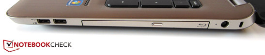 Rechte Seite: 2x USB 2.0, optisches Laufwerk, DC-in, Kensington Lock