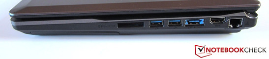 rechte Seite: 9-in-1-Kartenleser, 2x USB 3.0, eSATA / USB 3.0, HDMI, RJ-45 Gigabit-Lan