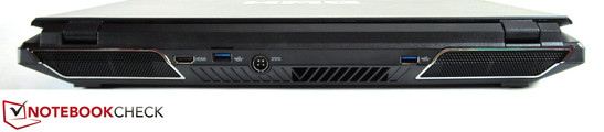 Rückseite: HDMI, USB 3.0, Stromeingang, USB 3.0
