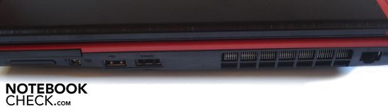 Rechte Seite: 4-in-1-Kartenleser (MMC, SD, XD, MS), Express Card, Firewire, 1x USB 2.0, 1x eSATA/USB 2.0-Kombo, RJ-45 Gigabit -Lan