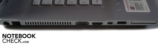 Linke Seite: DC-in, RJ-45 Gigabit-Lan, VGA, HDMI, Firewire, USB 2.0, Express Card 34mm