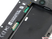 Beide Slots besitzen eine Auswurfmechanik.