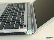 ...beschränktem Öffnungswinkel, versteckter, aber relativ großzügiger Kommunikationsausstattung.