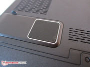 Den beiden Lautsprechern greift ein Subwoofer unter die Arme.