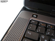 Das integrierte Soundsystem stammt von JBL.