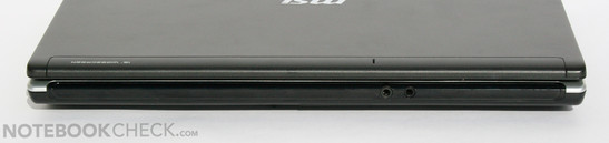 Vorne: Kopfhörer, Mikrofon