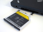 Im Laufwerksschacht des W700 findet sich ein teurer Blu-Ray Brenner von Hitachi-LG.