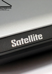 Das Toshiba Satellite L350 positioniert sich als günstiges Einsteiger-Notebook für Office Anwendungen,...