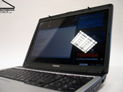 Beim eingesetzten Display handelt es sich leider um ein Panel mit spiegelnder Displayoberfläche,...