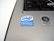 Im Inneren des Satellite L350 verrichtet eine Zweikern CPU von Intel ihren Dienst.  Positiv: Eine große 320GB Festplatte gehört ebenso zum Lieferumfang.