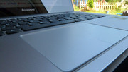 Angenehm zu bedienen ist das große Touchpad