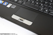 Das Touchpad ist eher mittelmaß und bietet einen integrierten Fingerprintreader.