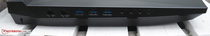 linke Seite: 2x RJ45-LAN, 3x USB 3.0, 4x Audio