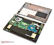 ... muss die gesamte Unterseite abgenommen werden.