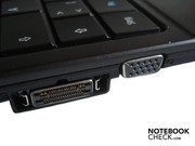 Docking-Port und VGA auf der linken Seite