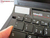 Schritt IV: Tastatur anheben.