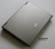 Das geschlossene Notebook sieht elegant aus.