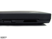 Mit dem Schiebeschalter kann die Verriegelung einfach gelöst werden