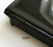 Ein Großteil der Oberfläche wurde in Hochglanz lackiert...