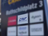 CRIF-Logo auf einem Adressschild hervorgehoben